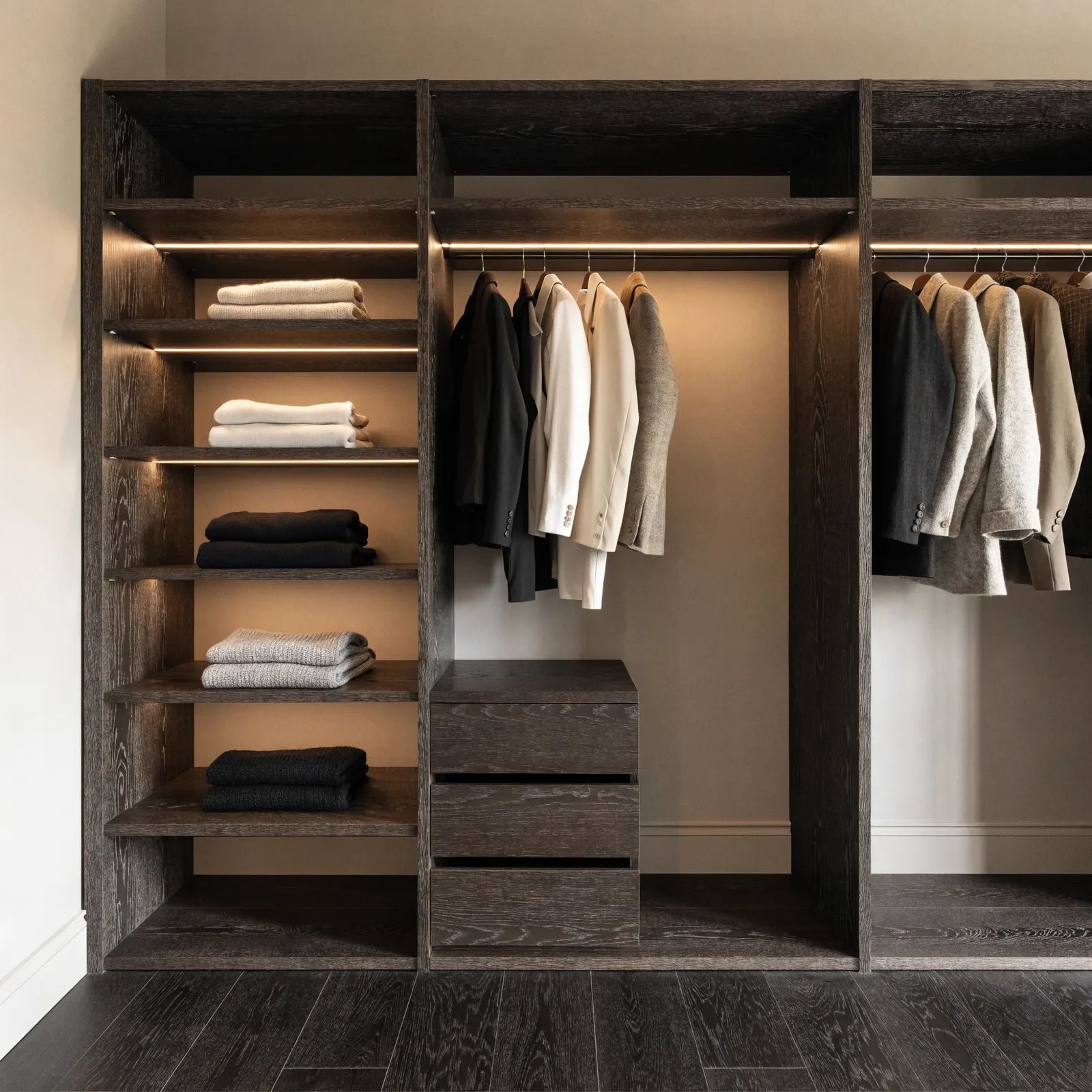 ALSUM iebūvējamie skapji — Garderobe, ko izstaigāt